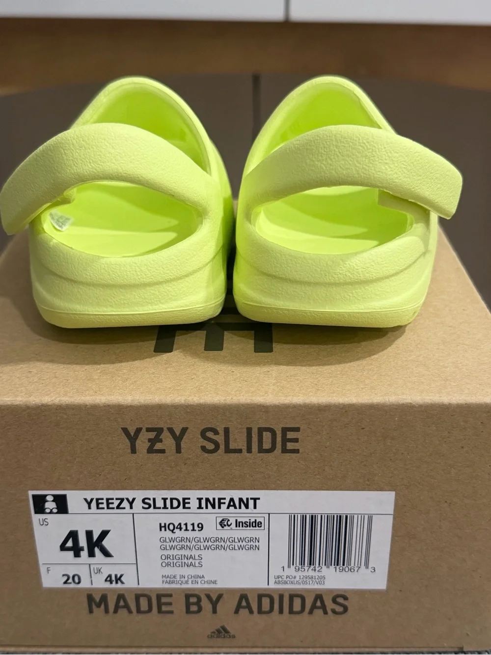 Yeezy Infant Slide in Glow Green size 4K